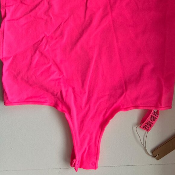 Skims bodysuit - Picture 2 of 5